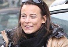 Mucha. Rozbi� jej nowiutkiego mercedesa!