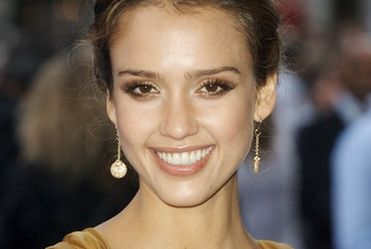 Jessica Alba chce zmienia� �wiat