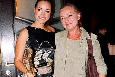 Mama Alicji Bachledy-Curu�: C�rka jest szcz�liwa, ale ja mam ju� do��