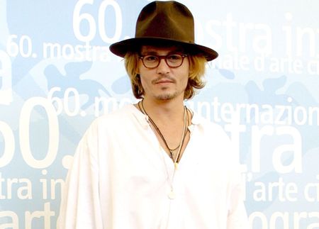 Johnny Depp zak�opotany swym seksapilem