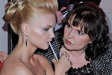 Mama Izy Miko wesprze ją w USA