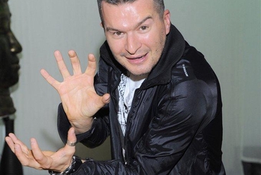 Ludzie prosz� Wieleb� o szcz�liwe numery!