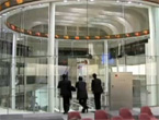 [Ang.] Asia shares rise