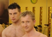 Faceci z Melkart Ball zn�w �wicz�