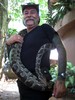 Premiera: czwartek, 4 marca, godz. 20:00 na Animal Planet Podczas swoich podr�y zaklinacz w�y postara si� przekona� miejscowych, �e nie wszystkie gady s� szkodnikami, a wzajemna koegzystencja jest mo�liwa. Nauczy ich tak�e, jak chroni� si� przed uk�szeniami jadowitych gad�w, z kt�rymi przysz�o im dzieli� ��ki, pola a nawet mieszkania.
