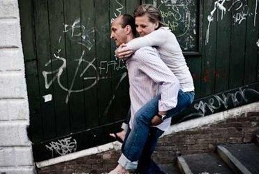 Kazimierz pokaza� Isabel. Wreszcie bez kozaczk�w!