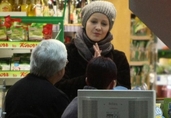 Ma�gosia Ko�uchowska z u�miechem uzupe�nia lod�wk�!
