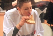 Popek zamieszka�a u fryzjera?