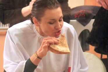 Popek zamieszka�a u fryzjera?