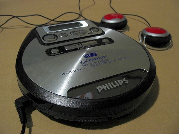 http://i.wp.pl/a/f/jpeg/24131/discman-philips-wikimedia-600.jpeg