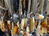 Sztuka kulinarna jest jedn� z najbardziej �ywotnych form kultury, zwi�zana jest z ni� organicznie a to z tej przyczyny, �e cz�owiek, aby �y�, musi je��. W chwili, kiedy ujarzmi� on ogie�, narodzi�a si� najbardziej prymitywna kuchnia, czyli ognisko, do kt�rego nasi przodkowie wrzucali pierwsze kawa�y mi�sa, a na rozgrzanych kamieniach piekli pierwsze podp�omyki.