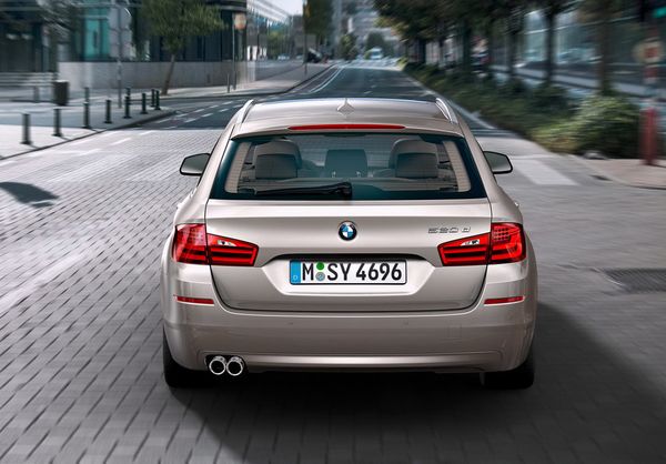 BMW serii 5 Touring 2011