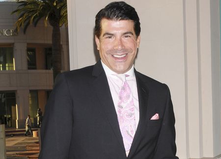 Bryan Batt pochwala coming out Neila Patricka Harrisa