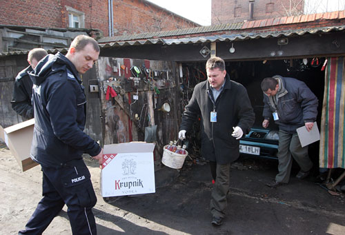 Podpali� policjant�w - zdj�cia z miejsca zdarzenia