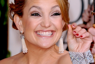 Powi�kszony biust Kate Hudson skrytykowany