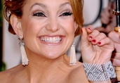 Powi�kszony biust Kate Hudson skrytykowany