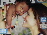Bullock w tajemnicy adoptowa�a dziecko 