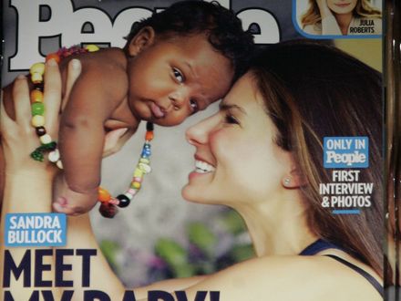Bullock w tajemnicy adoptowa�a dziecko 