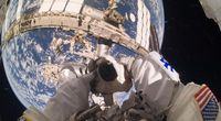 Kosmiczny spacer za�ogi Atlantis