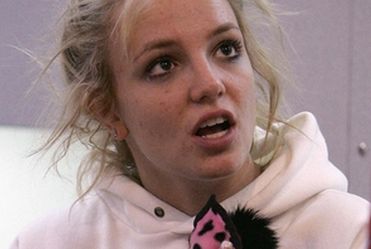 Britney Spears bardziej lubiana ni� Ashton Kutcher