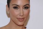 Siostry Kardashian przyzna�y si� do operacji!
