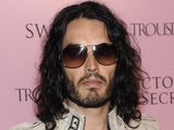 Nonszalancki podrywacz, Russel Brand