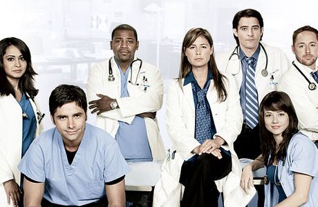 "House" si� chowa