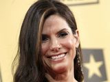 Sandra Bullock �pi trzy godziny na dob�