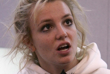 Britney wr�ci do papparazo?!