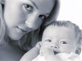 Zasi�ek rodzinny dla samotnej matki 