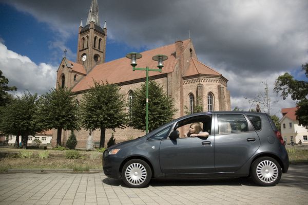 Mitsubishi Colt w kobiecych r�kach