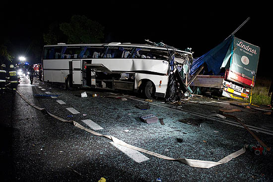 Tragedia na drodze, 3 osoby nie �yj� - zdj�cia