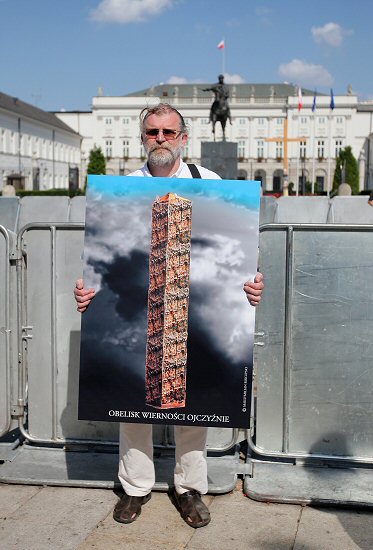 Taki obelisk może stanąć pod Pałacem