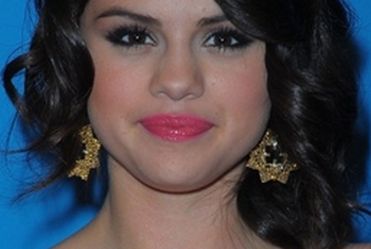 Selena Gomez chce po hiszpa�sku