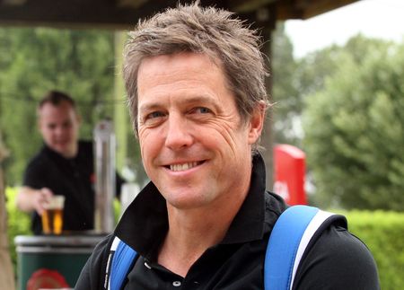 Hugh Grant szmuglowa� dywany
