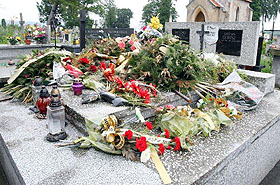 Wyskoczy�a z okna, bo t�skni�a za domem