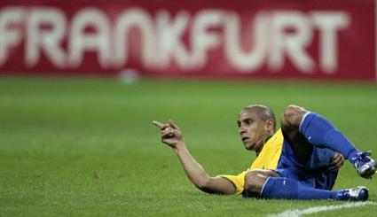 Naukowcy wyjaśnili cudowną bramkę Roberto Carlosa