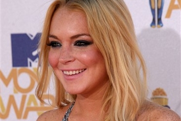 Lindsay Lohan niszczy balony za pieni�dze