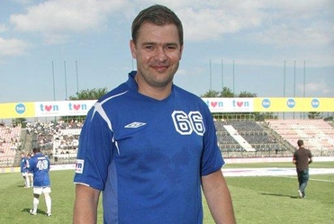 Tomasz Karolak... pi�karzem