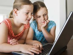 Jak uchroni� przed "dobr�" pedofili�?