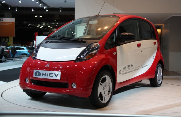Mitsubishi iMiEV na targach w Pary�u