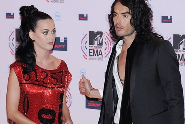 Obr�czki Katy Perry i Russela Branda! FOTO
