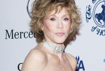 Jane Fonda w�ciek�a za retusz na ok�adce magazynu 'V'