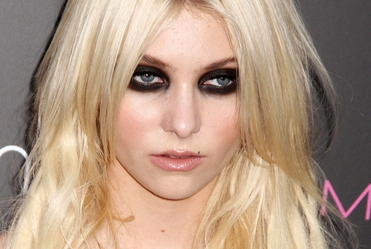 Samotna i nie�mia�a Taylor Momsen