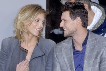 Anja Rubik si� zar�czy�a!