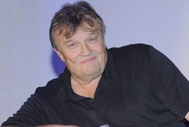 Cugowski si� ceni! W TVP �api� si� za g�ow�!