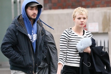 Shia LeBouf spotyka si� ze stylistk�!