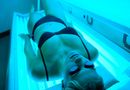 Lekarze ��daj� zakazu wst�pu do solarium nieletnim