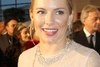 Sienna Miller z dala od recenzji