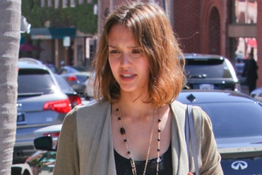 Jessica Alba na lunchu z c�reczk� FOTO